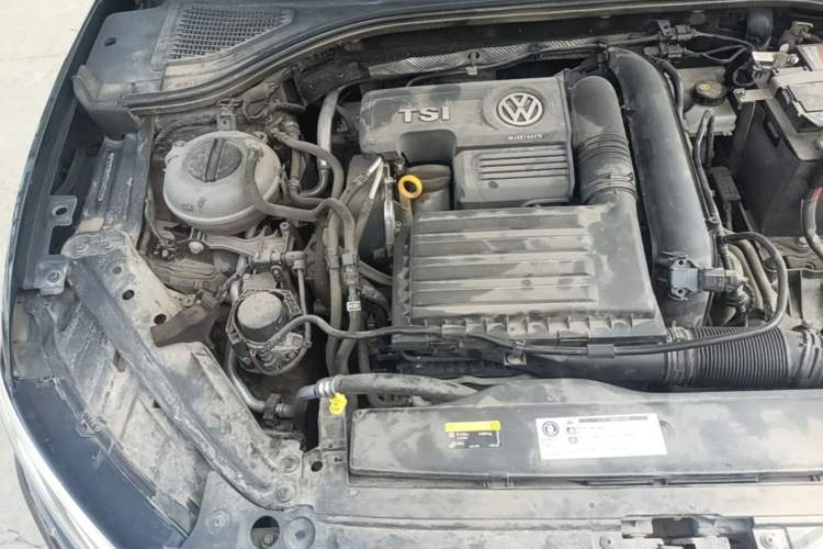 Used Volkswagen Sagitar 2019 280TSI DSG Luxury Version China VI Standard Engine Bay Right