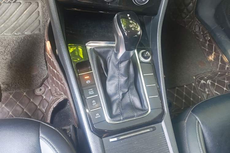 Used Volkswagen Sagitar 2019 280TSI DSG Comfort Version China VI Standard Gear Lever