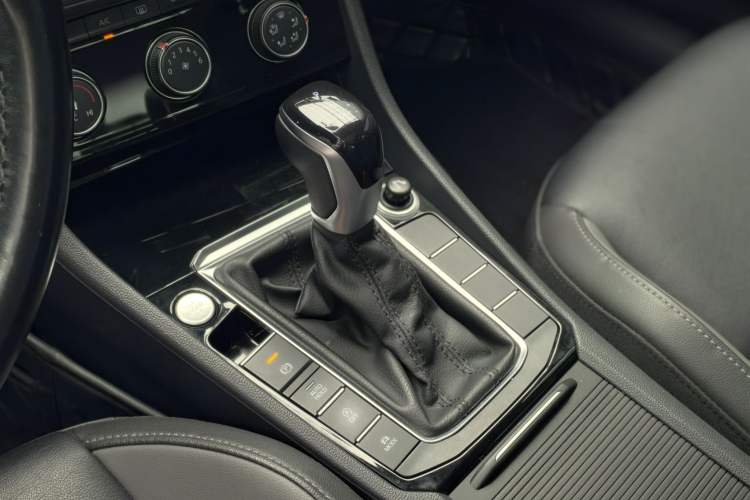 Used Volkswagen Sagitar 2019 280TSI DSG Comfort Version China VI Standard Gear Lever