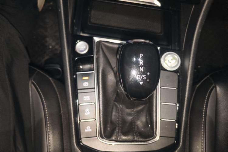 Used Volkswagen Sagitar 2019 280TSI DSG Comfort Version China VI Standard Gear Lever