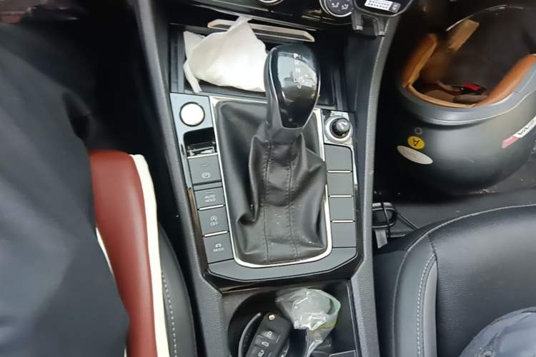 Used Volkswagen Sagitar 2019 280TSI DSG Comfort Version China VI Standard Gear Lever