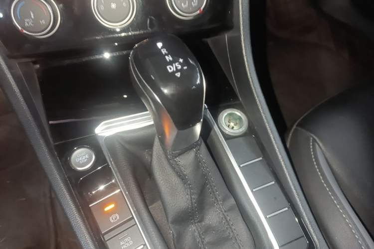 Used Volkswagen Sagitar 2019 280TSI DSG Comfort Version China VI Standard Gear Lever