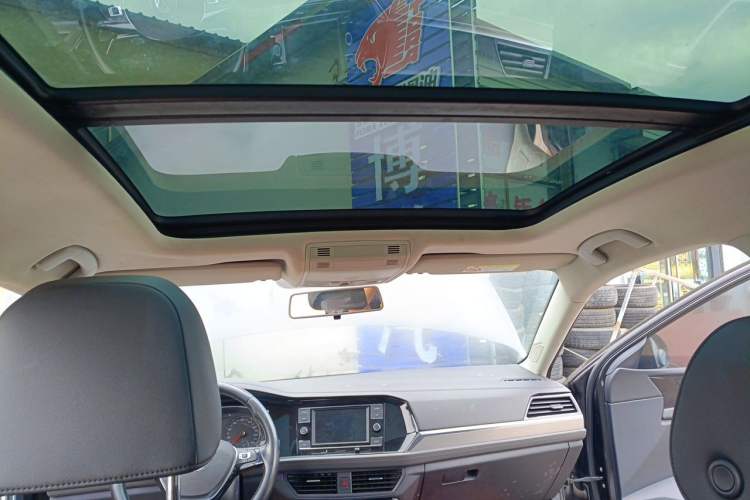 Used Volkswagen Sagitar 2019 280TSI DSG Comfort Version China VI Standard Headliner
