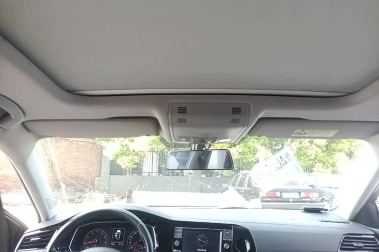 Used Volkswagen Sagitar 2019 280TSI DSG Luxury Version China VI Standard Headliner