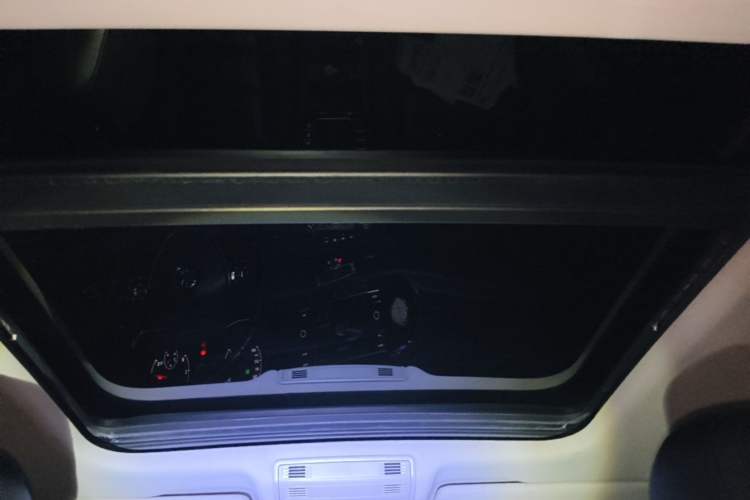 Used Volkswagen Sagitar 2019 280TSI DSG Comfort Version China VI Standard Headliner