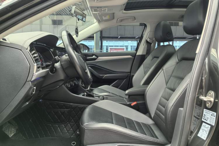 Used Volkswagen Sagitar 2019 280TSI DSG Comfort Version China VI Standard Interior 1