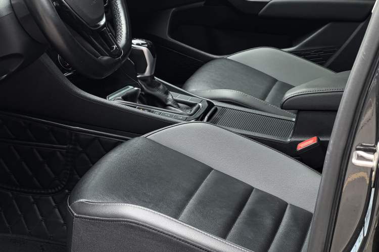 Used Volkswagen Sagitar 2019 280TSI DSG Comfort Version China VI Standard Left Front Seat