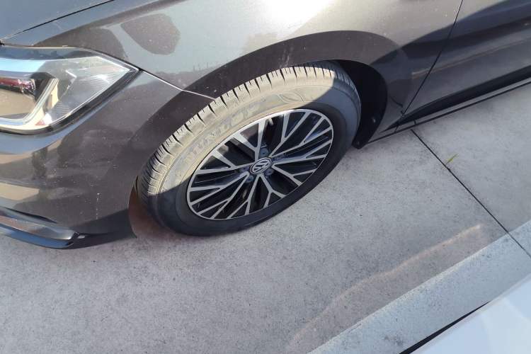 Used Volkswagen Sagitar 2019 280TSI DSG Comfort Version China VI Standard Left Front Wheel Hub