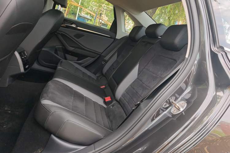 Used Volkswagen Sagitar 2019 280TSI DSG Luxury Version China VI Standard Left Rear Seat