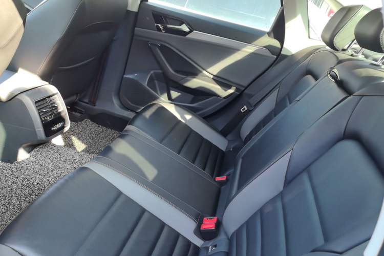 Used Volkswagen Sagitar 2019 280TSI DSG Comfort Version China VI Standard Left Rear Seat