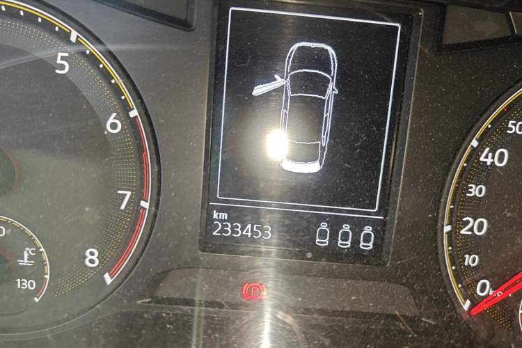 Used Volkswagen Sagitar 2019 280TSI DSG Comfort Version China VI Standard Odometer Close Up