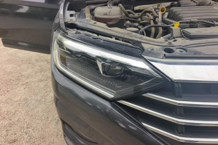 Used Volkswagen Sagitar 2019 280TSI DSG Comfort Version China VI Standard Right Front Headlight