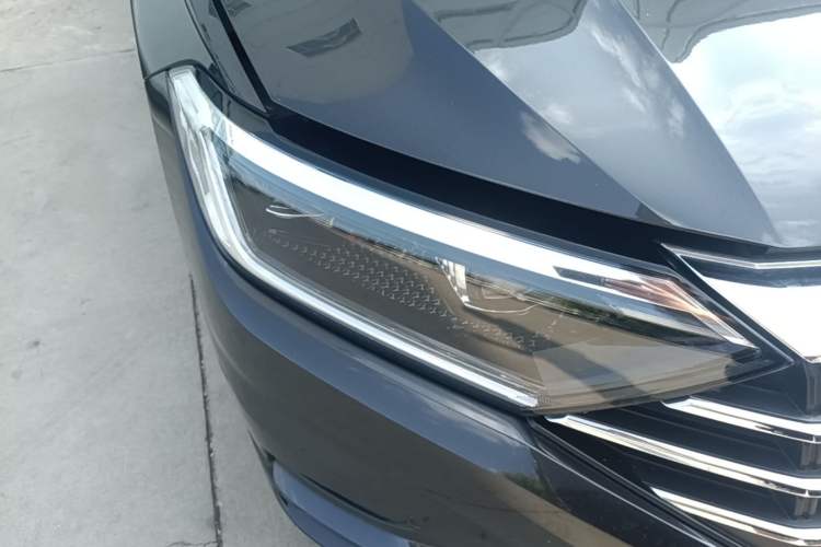 Used Volkswagen Sagitar 2019 280TSI DSG Luxury Version China VI Standard Right Front Headlight