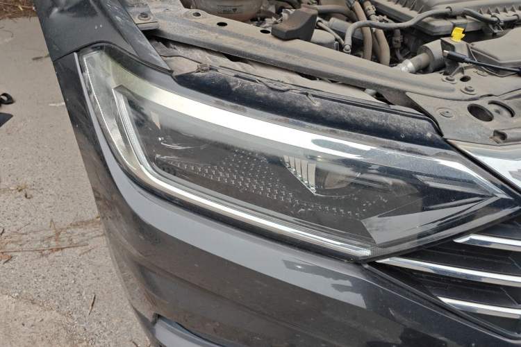 Used Volkswagen Sagitar 2019 200TSI DSG Comfort Version China VI Standard Right Front Headlight