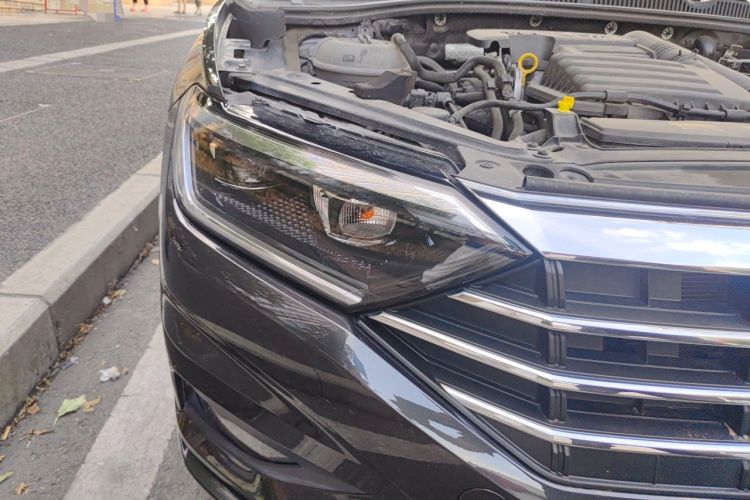Used Volkswagen Sagitar 2019 200TSI DSG Comfort Version China VI Standard Right Front Headlight