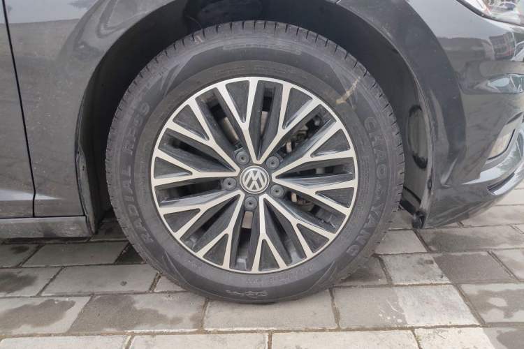 Used Volkswagen Sagitar 2019 200TSI DSG Comfort Version China VI Standard Right Front Wheel Hub