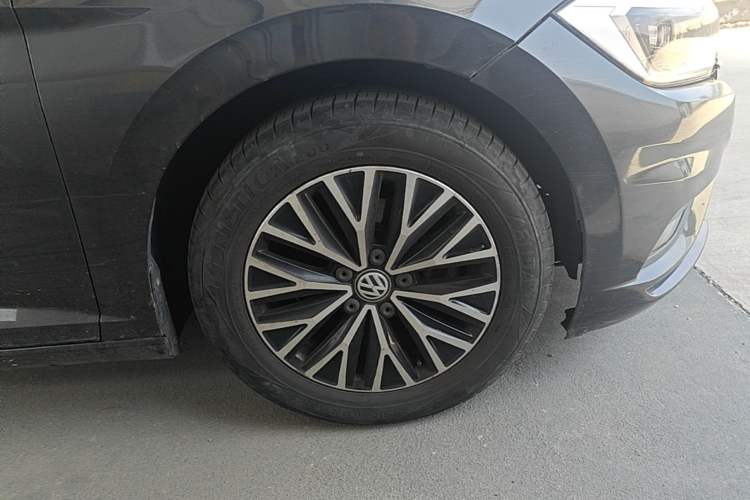 Used Volkswagen Sagitar 2019 280TSI DSG Comfort Version China VI Standard Right Front Wheel Hub