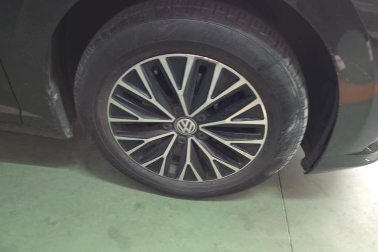 Used Volkswagen Sagitar 2019 280TSI DSG Comfort Version China VI Standard Right Front Wheel Hub