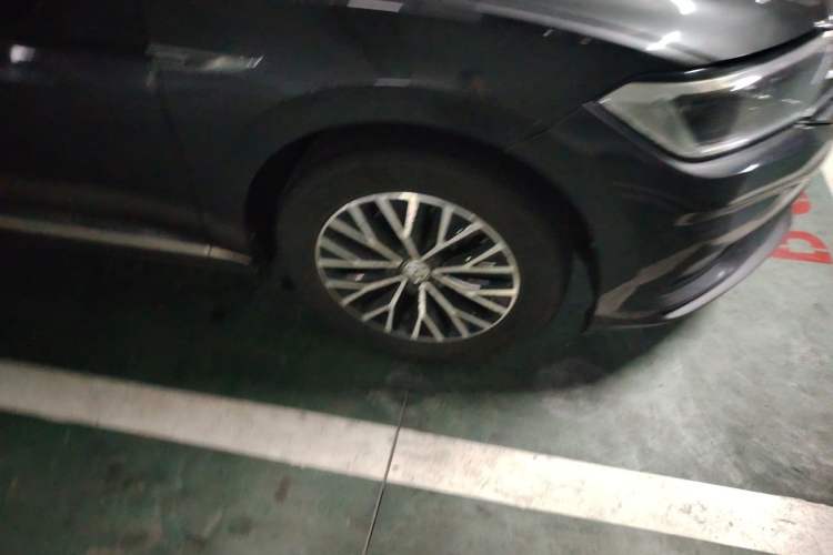 Used Volkswagen Sagitar 2019 200TSI DSG Comfort Version China VI Standard Right Front Wheel Hub