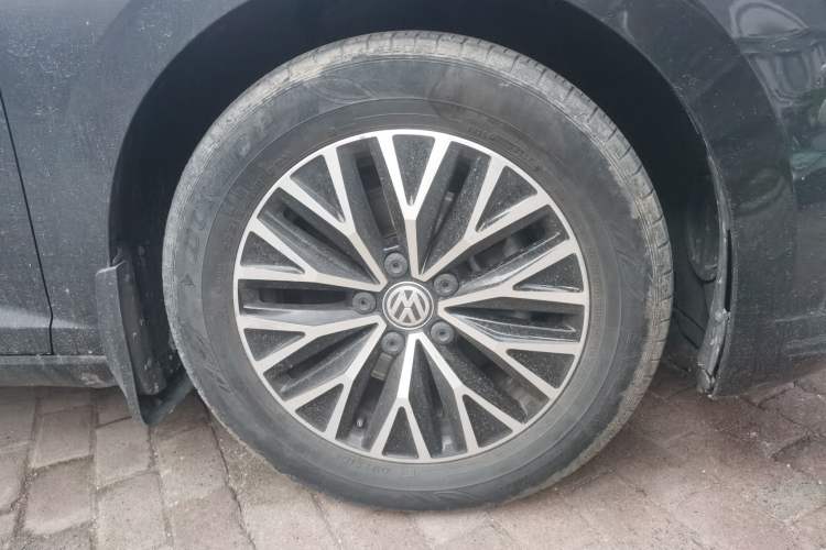 Used Volkswagen Sagitar 2019 280TSI DSG Comfort Version China VI Standard Right Front Wheel Hub