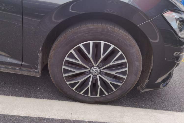 Used Volkswagen Sagitar 2019 280TSI DSG Comfort Version China VI Standard Right Front Wheel Hub