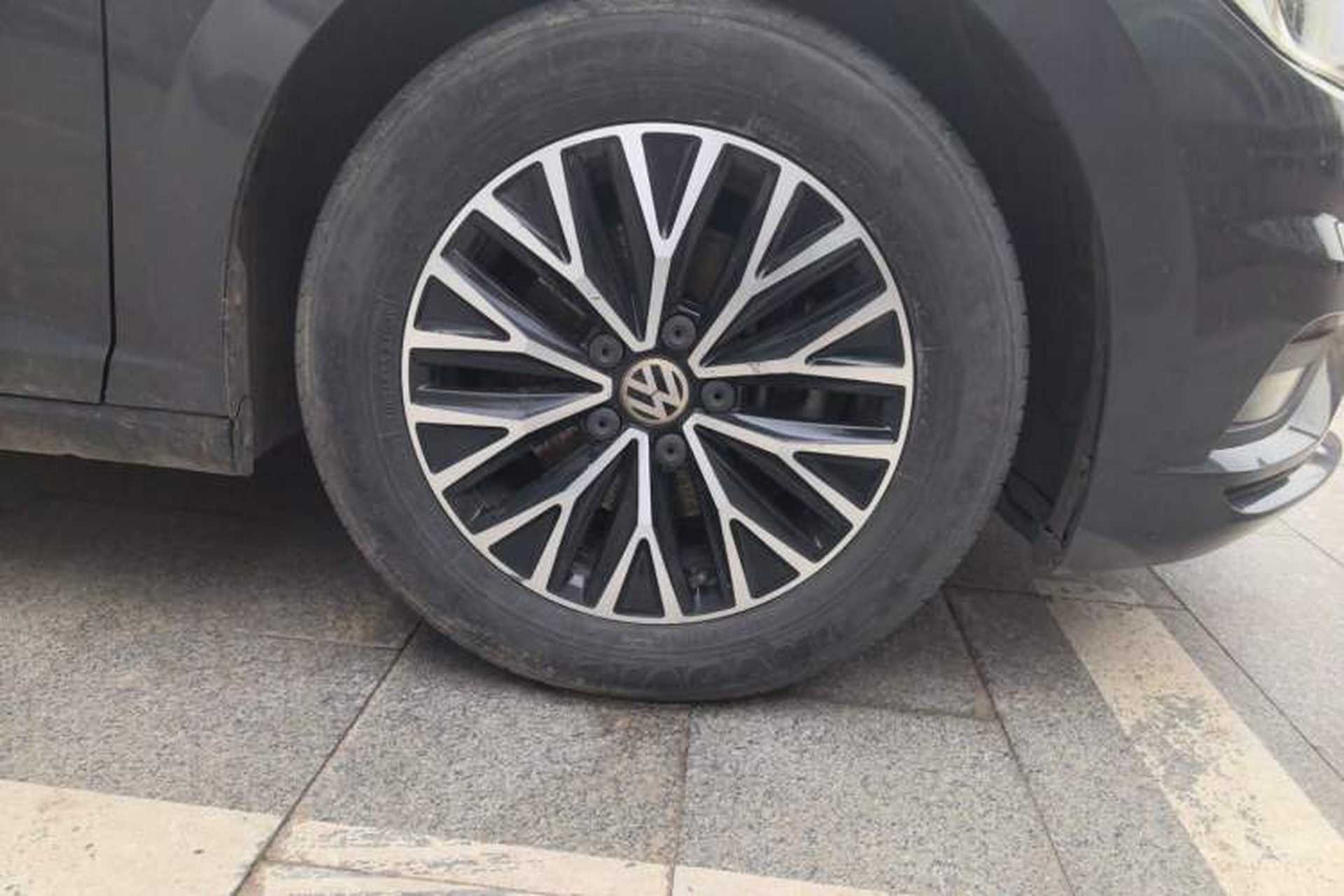 Used Volkswagen Sagitar 2019 280TSI DSG Comfort Version China VI Standard Right Front Wheel Hub