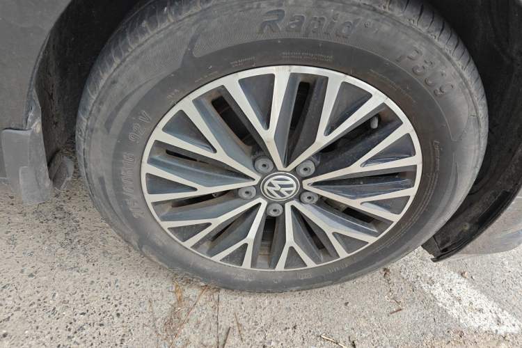 Used Volkswagen Sagitar 2019 200TSI DSG Comfort Version China VI Standard Right Front Wheel Hub
