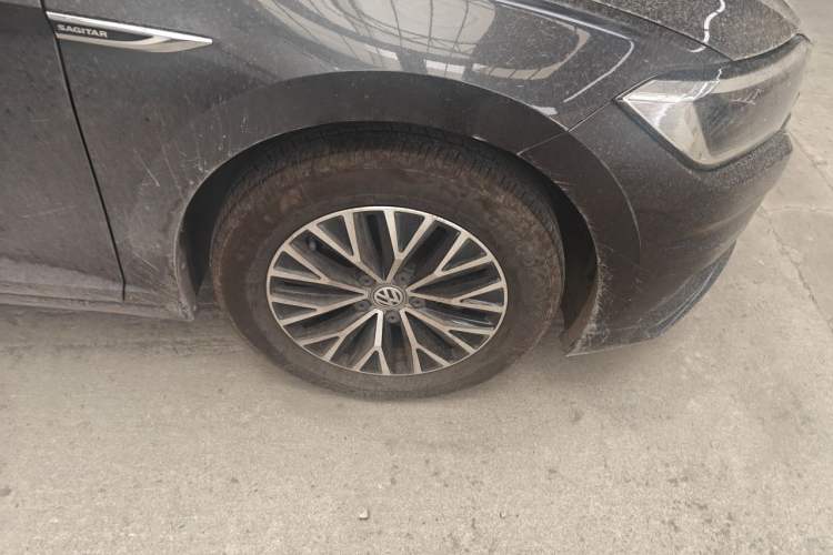 Used Volkswagen Sagitar 2019 280TSI DSG Comfort Version China VI Standard Right Front Wheel Hub