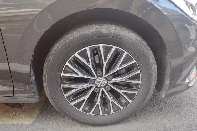 Used Volkswagen Sagitar 2019 200TSI DSG Comfort Version China VI Standard Right Front Wheel Hub