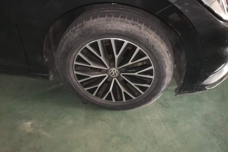 Used Volkswagen Sagitar 2019 280TSI DSG Comfort Version China VI Standard Right Front Wheel Hub