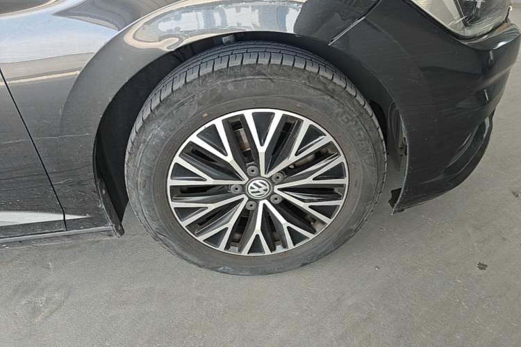 Used Volkswagen Sagitar 2019 280TSI DSG Comfort Version China VI Standard Right Front Wheel Hub
