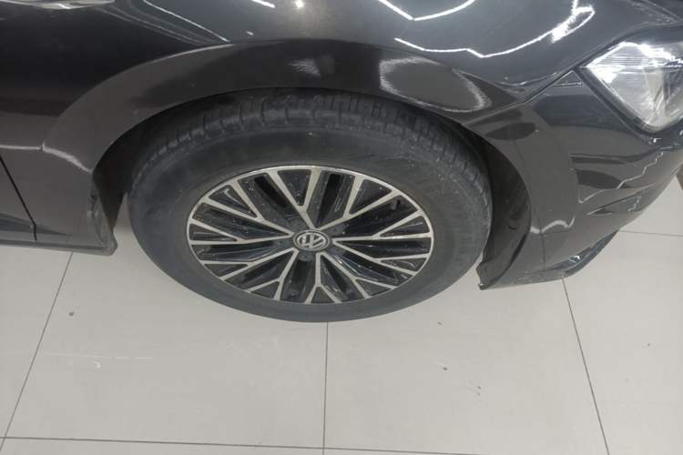 Used Volkswagen Sagitar 2019 280TSI DSG Comfort Version China VI Standard Right Front Wheel Hub