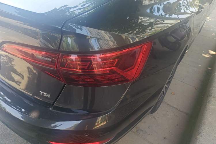 Used Volkswagen Sagitar 2019 280TSI DSG Comfort Version China VI Standard Right Rear Taillight