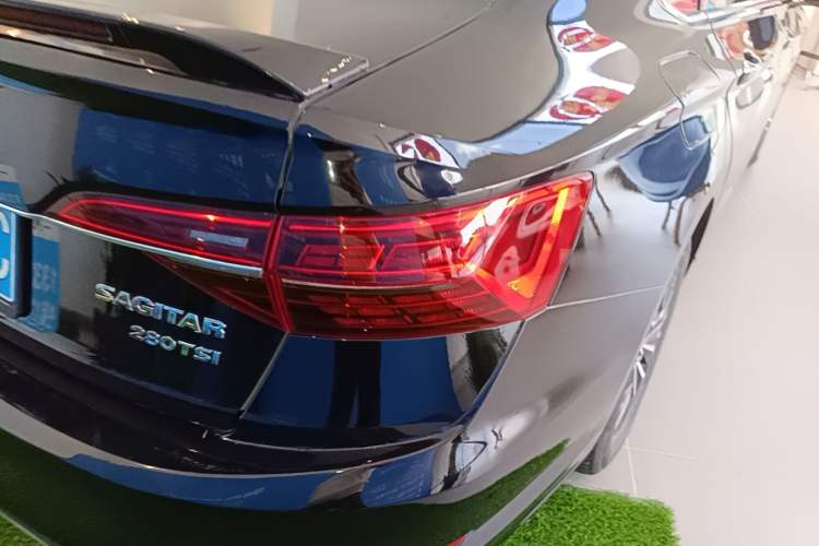 Used Volkswagen Sagitar 2019 200TSI DSG Comfort Version China VI Standard Right Rear Taillight