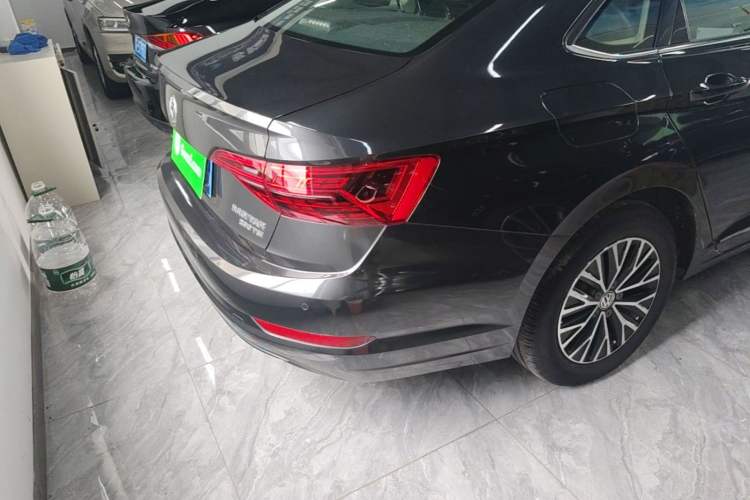 Used Volkswagen Sagitar 2019 200TSI DSG Comfort Version China VI Standard Right Rear Taillight