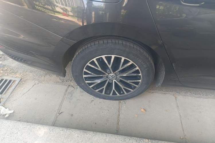 Used Volkswagen Sagitar 2019 280TSI DSG Comfort Version China VI Standard Right Rear Wheel Hub