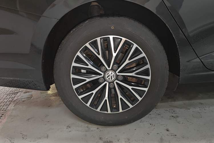 Used Volkswagen Sagitar 2019 280TSI DSG Comfort Version China VI Standard Right Rear Wheel Hub
