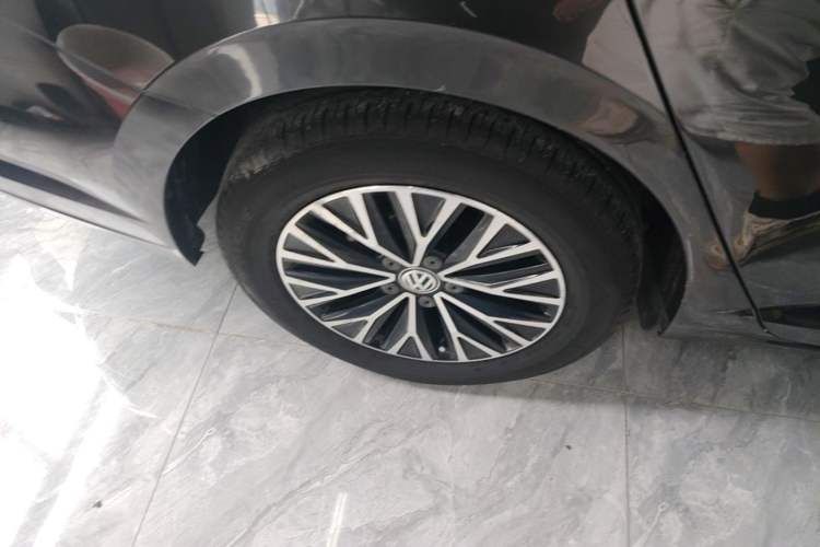 Used Volkswagen Sagitar 2019 200TSI DSG Comfort Version China VI Standard Right Rear Wheel Hub