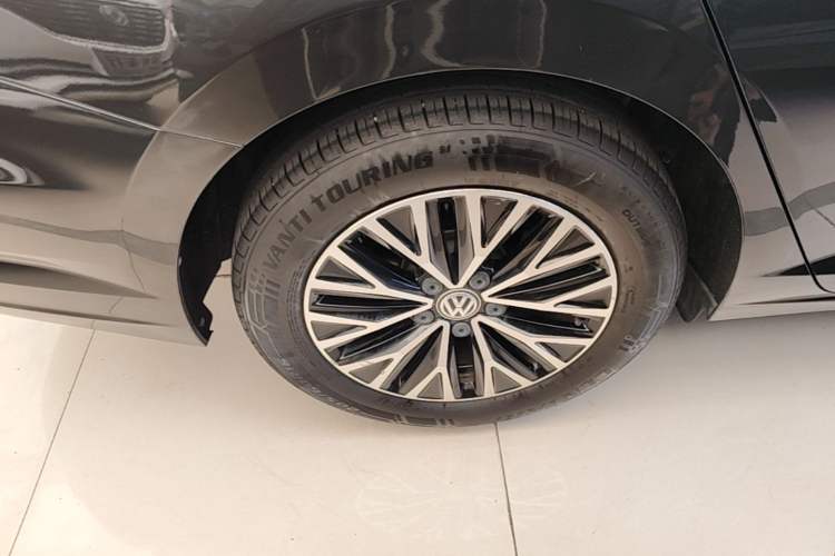 Used Volkswagen Sagitar 2019 280TSI DSG Comfort Version China VI Standard Right Rear Wheel Hub