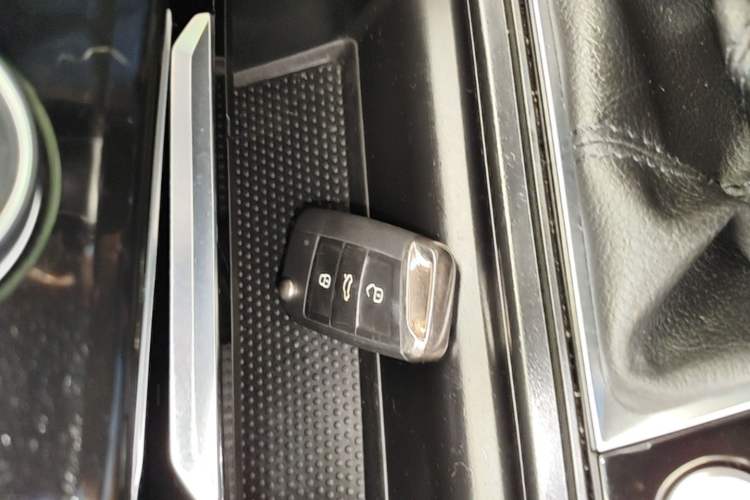 Used Volkswagen Sagitar 2019 280TSI DSG Comfort Version China VI Standard Vehicle Key