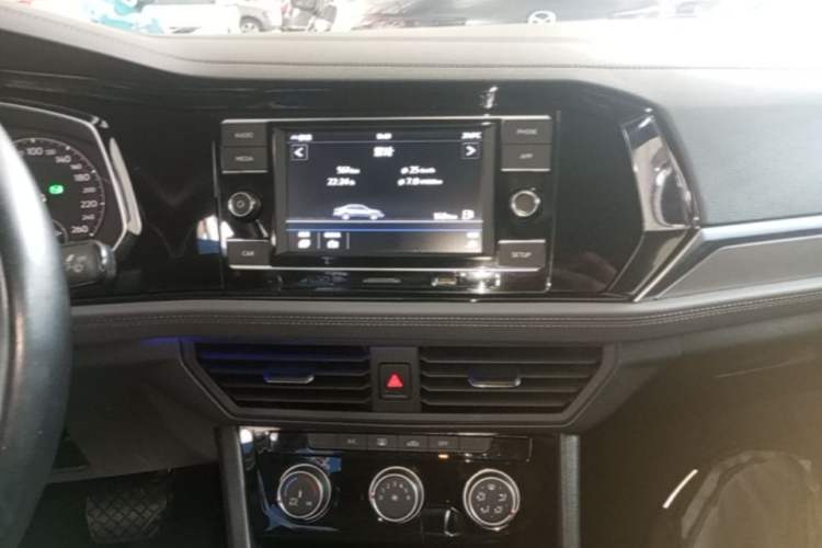 Used Volkswagen Sagitar 2019 200TSI DSG Comfort Version China VI Standard Audio And AC Panel