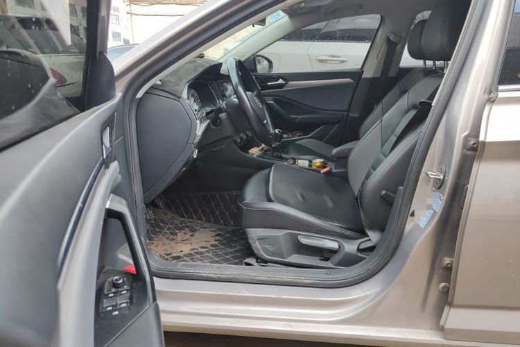 Used Volkswagen Sagitar 2019 200TSI Manual Comfort Version China VI Standard Driver Seat