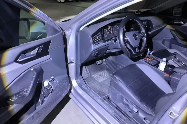 Used Volkswagen Sagitar 2019 200TSI DSG Comfort Version China VI Standard Driver Seat