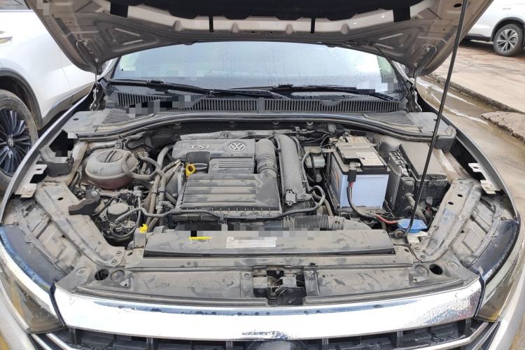 Used Volkswagen Sagitar 2019 200TSI Manual Comfort Version China VI Standard Engine Bay