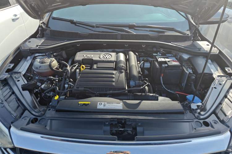 Used Volkswagen Sagitar 2019 200TSI DSG Comfort Version China VI Standard Engine Bay