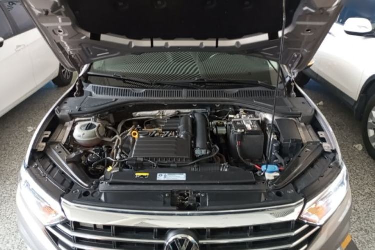 Used Volkswagen Sagitar 2019 200TSI DSG Comfort Version China VI Standard Engine Bay