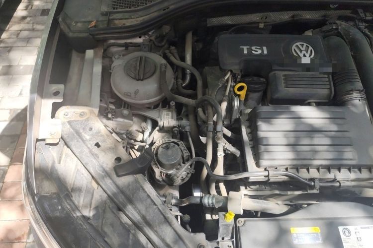 Used Volkswagen Sagitar 2019 200TSI DSG Comfort Version China VI Standard Engine Bay Right