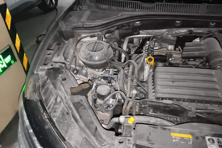 Used Volkswagen Sagitar 2019 280TSI DSG Comfort Version China VI Standard Engine Bay Right