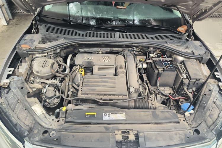 Used Volkswagen Sagitar 2019 200TSI DSG Comfort Version China VI Standard Engine Bay