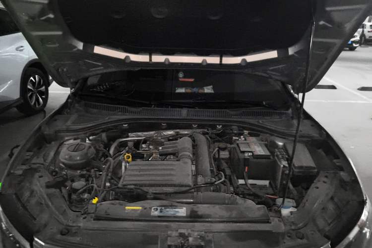 Used Volkswagen Sagitar 2019 280TSI DSG Comfort Version China VI Standard Engine Bay